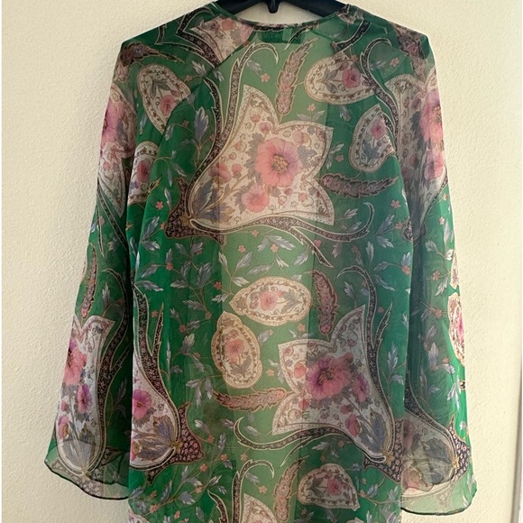 Yes, it’s a vintage Albert Capraro in an extremely rare style. A wardrobe staple - Picture 5 of 10